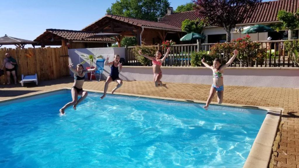 Camping Maeva Escapades Au P'Tit Bonheur Peyrillac-et-Millac Екстериор снимка